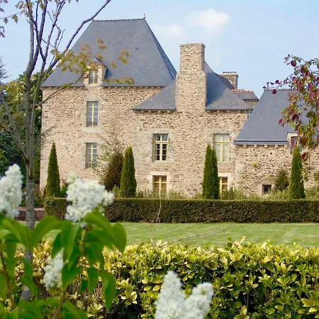 Gite La Passerelle - Manoir Le Plessix Madeuc Corseul Exterior photo